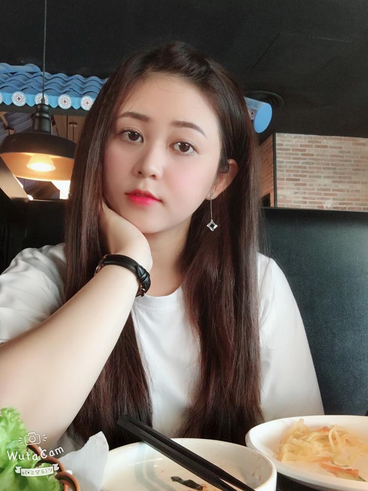 Ảnh Gái Mặc Áo Dài Vẻ Đẹp Tự Nhiên Và Phong Cách Quyến Rũ Trên Bãi Biển Mùa Hè